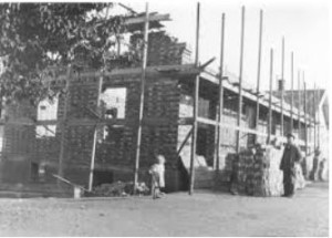 Lokalet i Nordre Enggate 7 under bygging i 1922