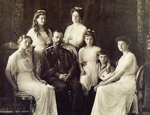 Tsar Nikolai II og hans familie 1913.