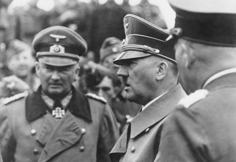 Hitler er et eksempel på hva teorien om overmennesket kan føre til i sin ytterste konsekvens.