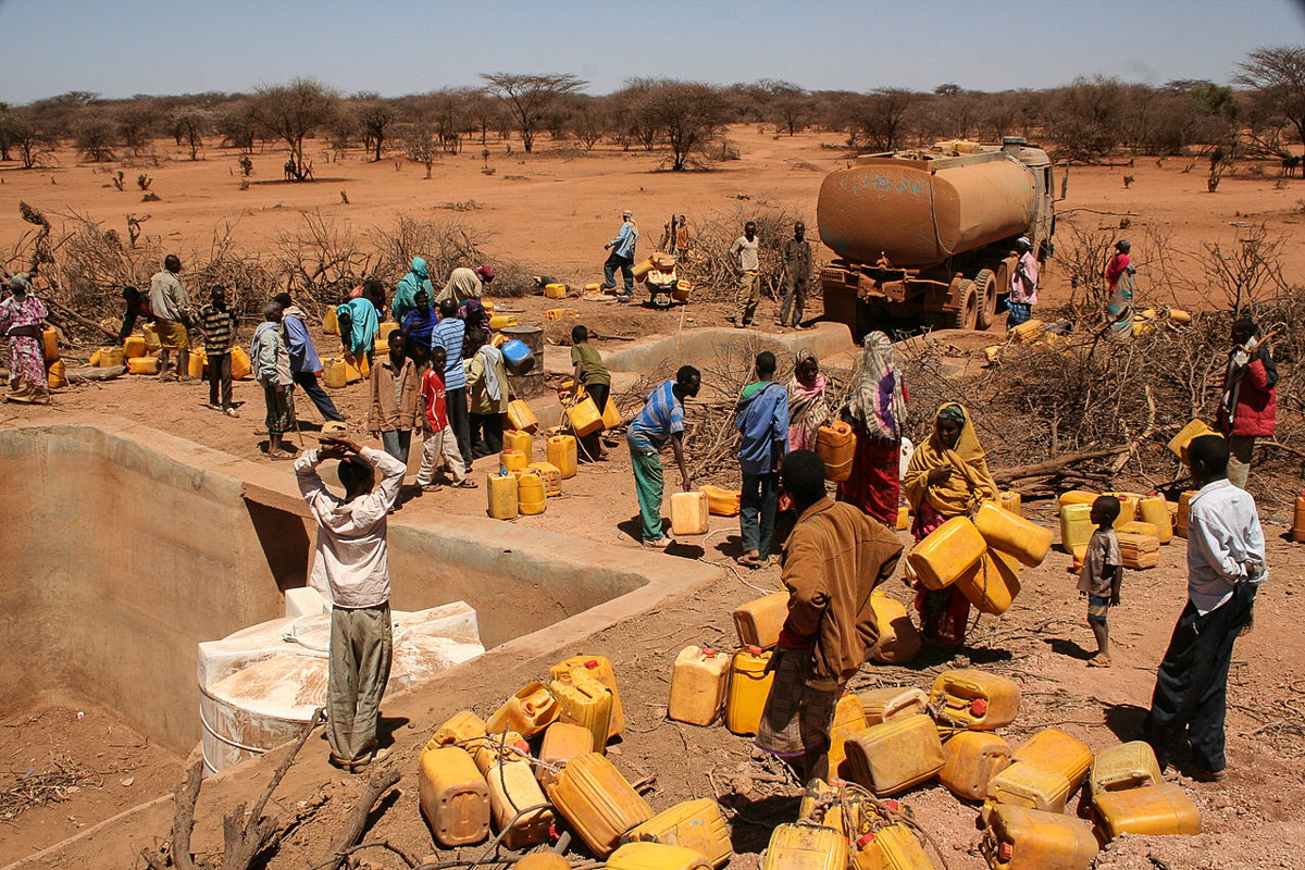 Nødhjelp, for eksempel ved tørke og sultkatastrofer, kan redde mange liv.